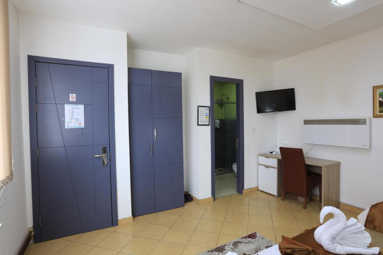 Garni Hotel Saradis Kruševac Buitenkant foto